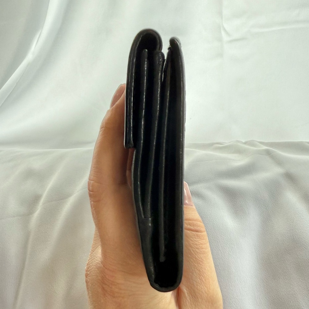 100% Authentic Gucci GG Black Leather Long Bi-Fold Wallet - Picture 4 of 13